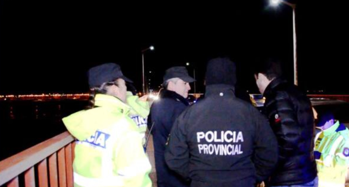 UN HOMBRE DE 57 AÑOS INTENTÓ QUITARSE LA VIDA EN EL PUENTE MOSCONI