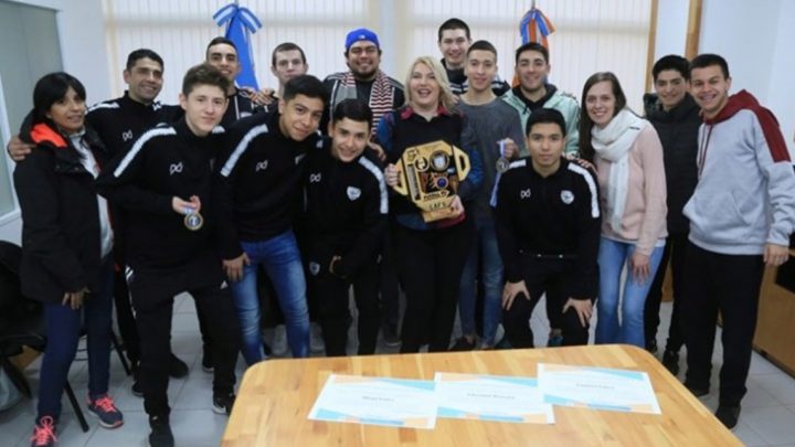 La gobernadora recibió al plantel del Club Sportivo campeón del Torneo Nacional de Clubes C-17