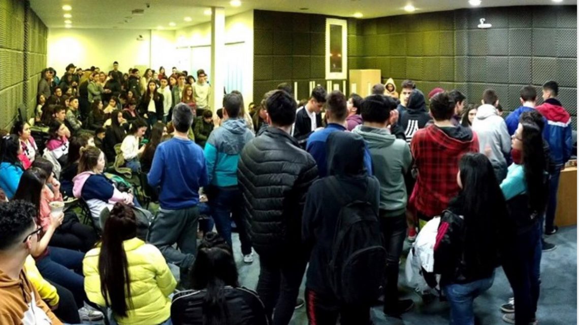 El municipio acompañará una vez más a los jóvenes de la ciudad en las serenatas estudiantiles El municipio acompañará una vez más a los jóvenes de la ciudad en las serenatas estudiantiles
