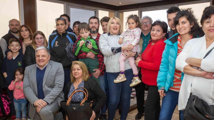 BERTONE FIRMÓ LOS CONTRATOS PARA 2 NUEVAS OBRAS DE GAS