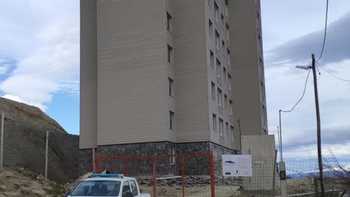 Un hombre murio al caerse de un quinto piso