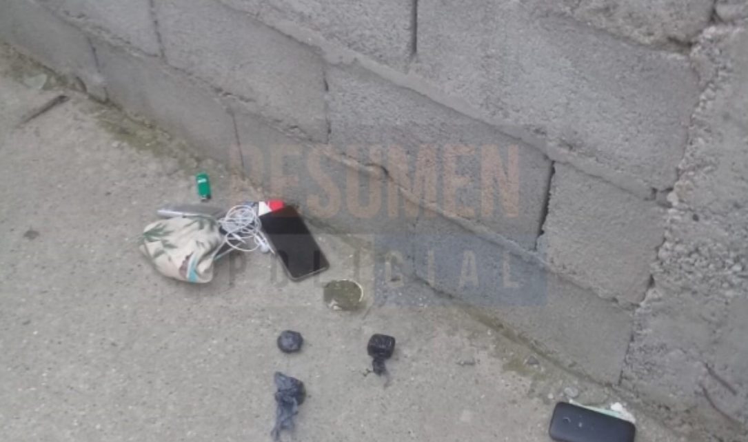Demoraron a dos jóvenes con marihuana en los patios internos de Intevu Demoraron a dos jóvenes con marihuana en los patios internos de Intevu