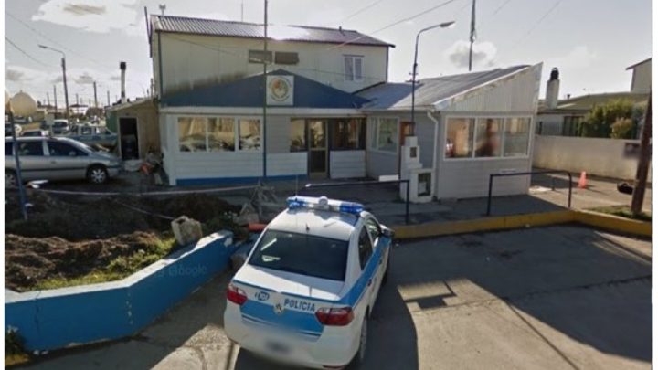 SE LES ESCAPÓ DOS TIROS A LOS POLICIAS EN LA COMISARÍA 2ª DE RÍO GRANDE
