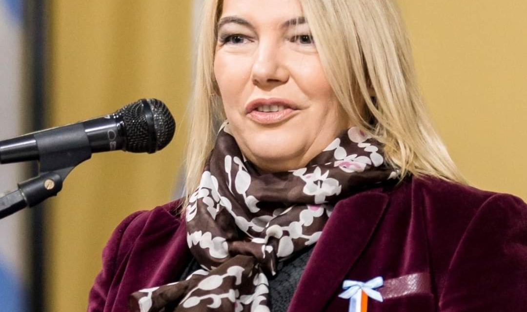 ROSANA BERTONE: “NINGUNA DIFERENCIA PUEDE POSTERGAR LAS PRIORIDADES DE LOS FUEGUINOS” ROSANA BERTONE: “NINGUNA DIFERENCIA PUEDE POSTERGAR LAS PRIORIDADES DE LOS FUEGUINOS”