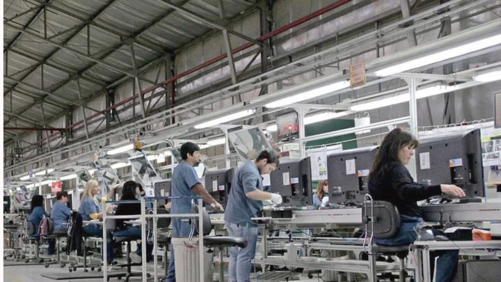 Tierra del Fuego podría comenzar a fabricar paneles solares, sensores y herramientas