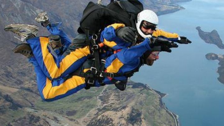 YA PODES SALTAR EN PARACAÍDAS EN TOLHUIN. ENTERÁTE DE QUE SE TRATA