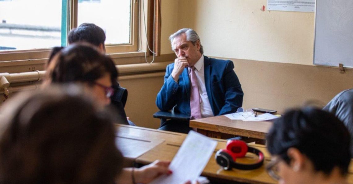 Ya como presidente, Alberto Fernández tomó examen en la Facultad de Derecho