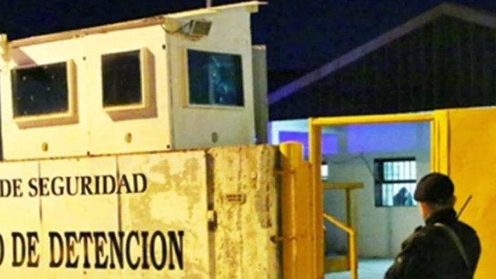 Motin por no dejar ingresar globos al pabellon