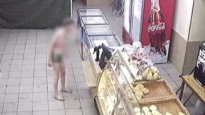 Video estremecedor: el momento en que un nene escapa de su padrastro, quien había matado a su madre y hermanos