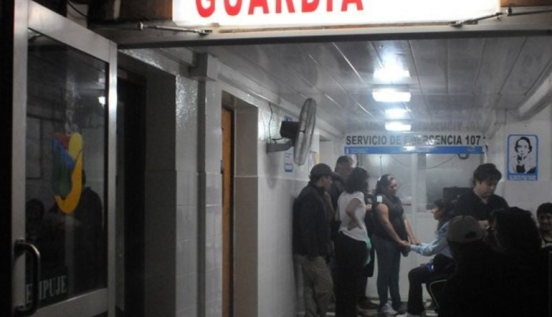 Fueguino de vacaciones en Villa Gesell fue apuñalado en la playa y pelea por su vida