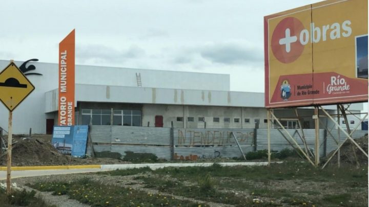 El natatorio municipal en un 60% de su ejecución