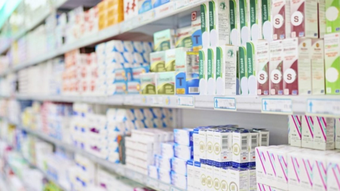 Farmacias comenzaron a cortar servicios a OSEF