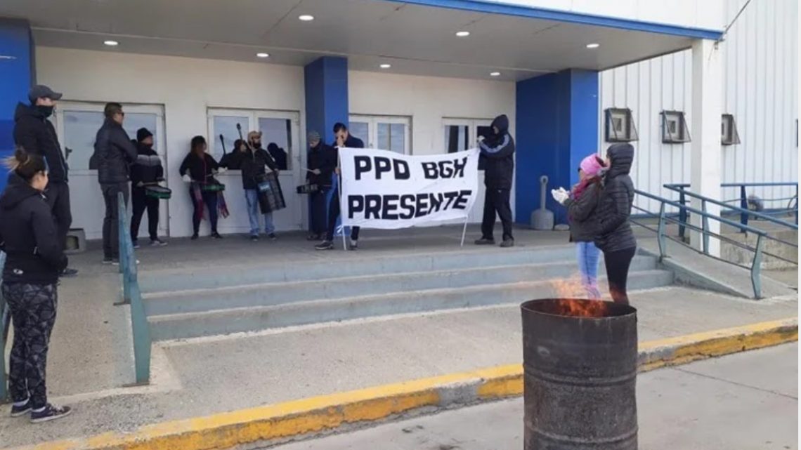 Contratados reclaman pase a planta permanente