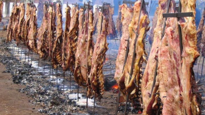 Mañana se realizará el “Asado más grande de Tierra del Fuego”: la porción de cordero, a $450