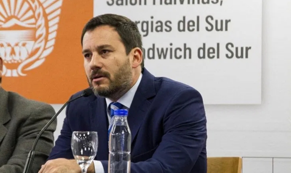 Insólito: Gobierno Provincial asegura haber limitado al mínimo el tránsito en Tierra del Fuego, pero siguen ingresando por San Sebastián Insólito: Gobierno Provincial asegura haber limitado al mínimo el tránsito en Tierra del Fuego, pero siguen ingresando por San Sebastián