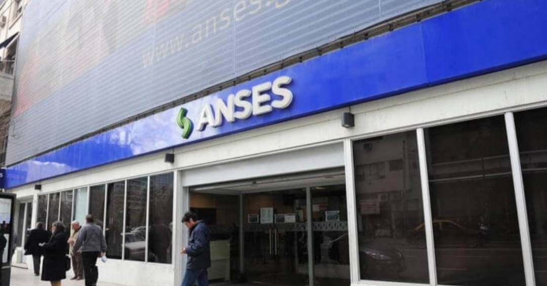 La Anses Lanzó El Cronograma De Inscripción Cobrar Los $10.000 De Ingreso Familiar De Emergencia