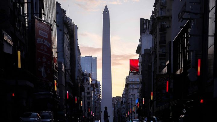 Coronavirus En La Argentina: Hubo Dos Muertes, Pero La Cantidad De Casos Diarios Bajó Casi La Mitad