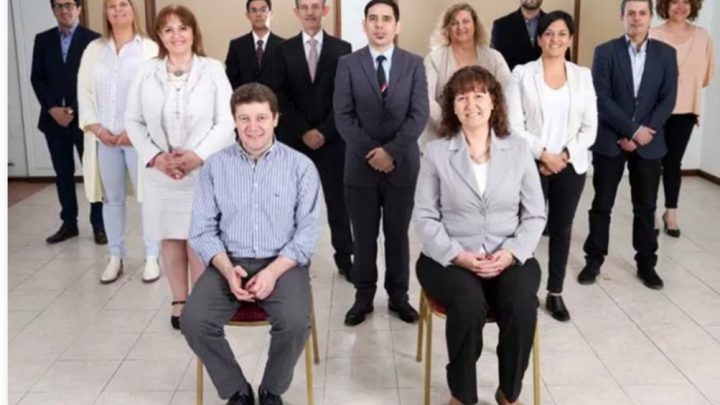 Gobernantes inexpertos: el desorden administrativo que genera desinformación y maltrato a la población