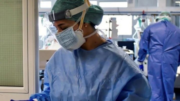 Tenia Coronavirus y fue capacitar a medicos todos en cuarentena