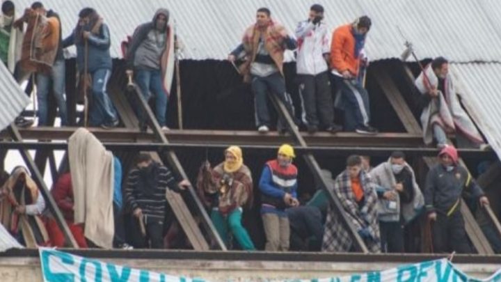 Un Guardiacárcel Dio Positivo De Coronavirus Y Los Presos Quemaron La Cárcel