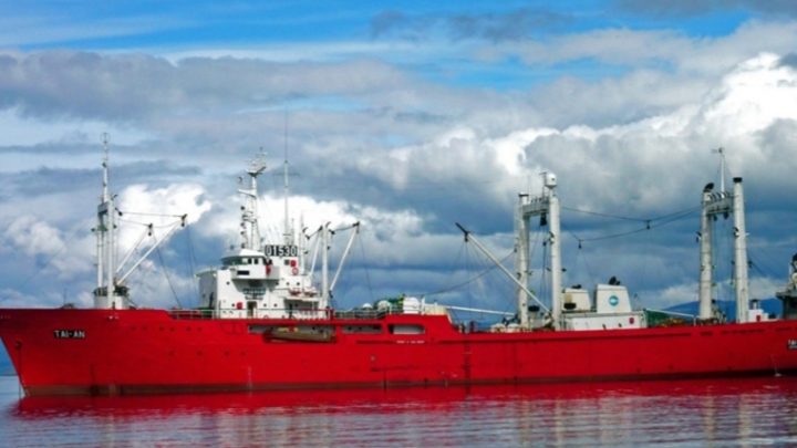 Empresas pesqueras donan a la provincia pasajes de avión y test para COVID 19