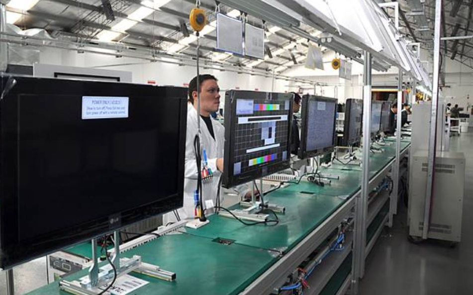 Dentro de un mes las fábricas podrían producir al 100% de su capacidad de producción Dentro de un mes las fábricas podrían producir al 100% de su capacidad de producción