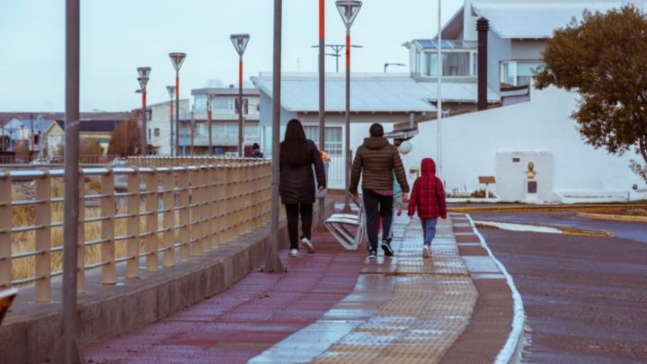 Quienes tengan terminación par de DNI, podrán salir los días pares y aquellos cuya finalización sea impar, lo harán los días impares