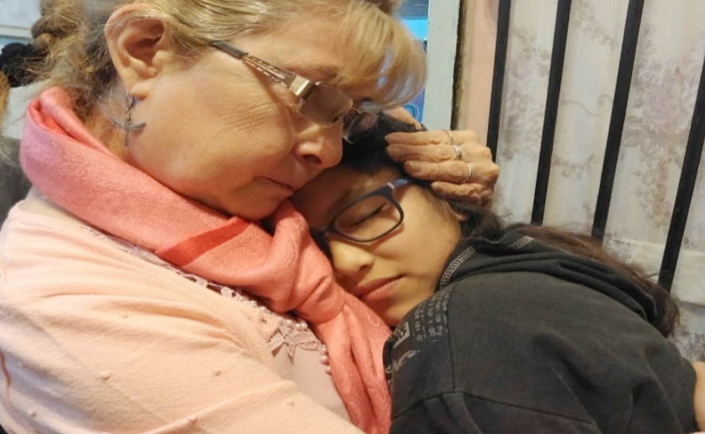 Niños escuchan emocionados los latidos del corazón de su mamá donado a una vecina de Río Grande Niños escuchan emocionados los latidos del corazón de su mamá donado a una vecina de Río Grande