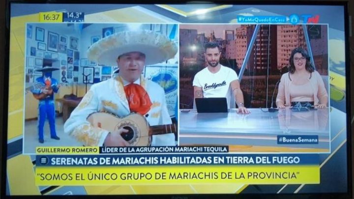 PAPELÓN NACIONAL DE MELELLA POR LOS MARIACHIS