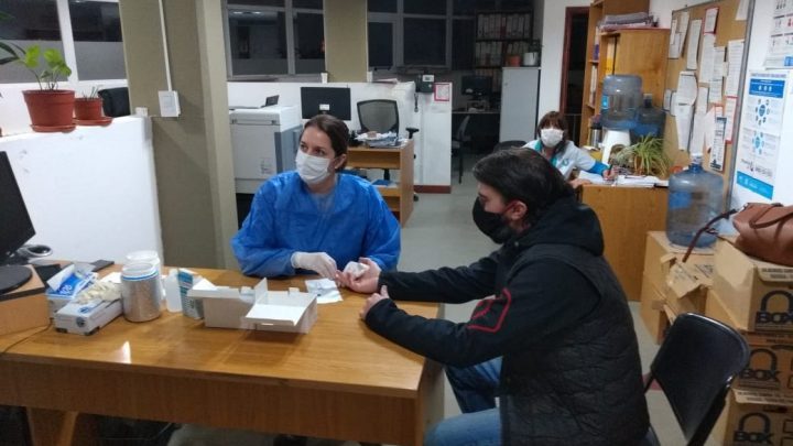 COMENZARON LOS TESTEOS RÁPIDOS DE ANTICUERPOS DE COVID-19 A PERSONAL MUNICIPAL DE USHUAIA