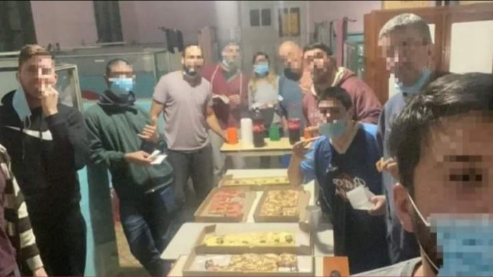 Causaron un brote de coronavirus por tomar mate en grupo y comieron pizza en el hospital