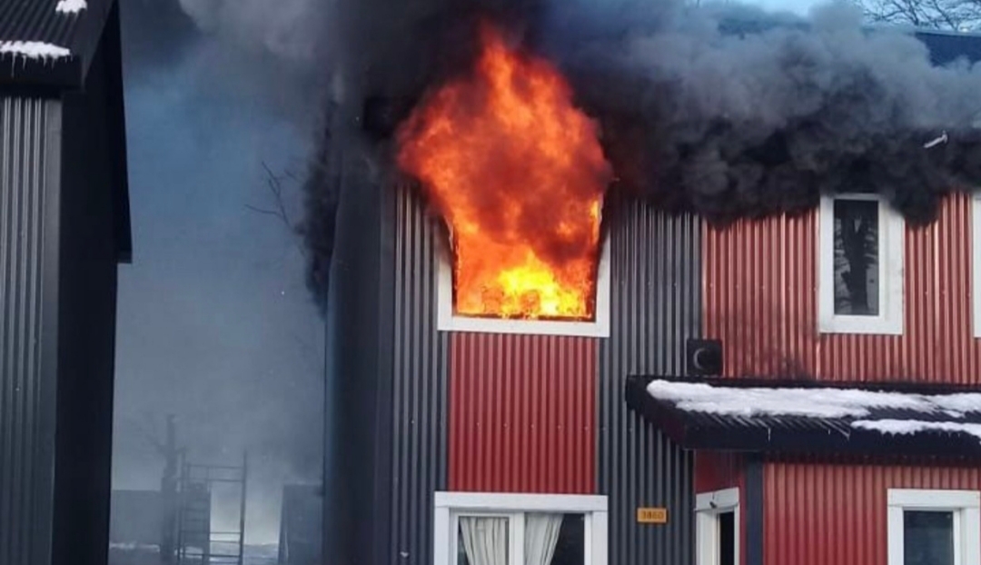 Ushuaia: Un niño jugaba con fósforos e incendió su casa Ushuaia: Un niño jugaba con fósforos e incendió su casa