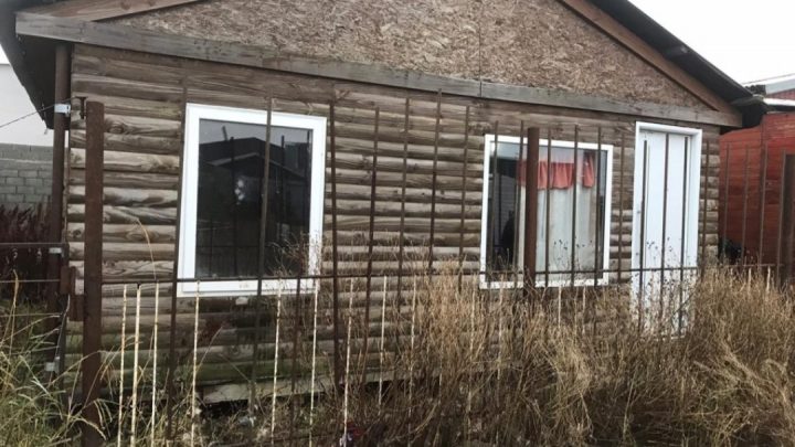 Familia sin trabajo usurpó una vivienda deshabitada