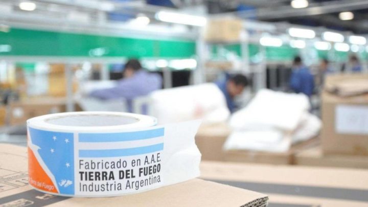 URGENTE: Los empleados de fábricas vuelven a trabajar 8 horas