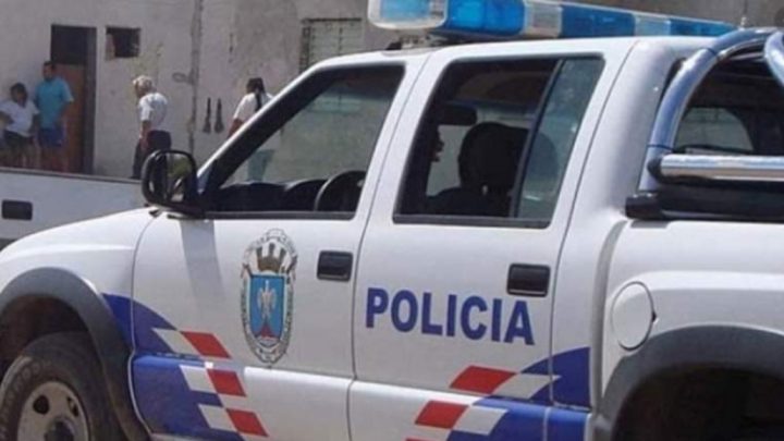 Cuarentena: hicieron un trío en un auto y terminaron todos detenidos