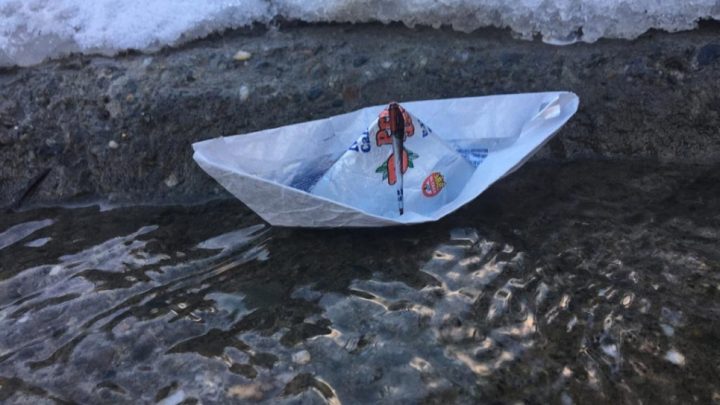 16.000 litros de agua potable tirados a la calle: Irónica repuesta de un vecino ante la desidia de la DPOSS