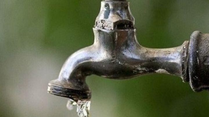 Una planta para 30 años y ante el primer invierno duro no hay agua