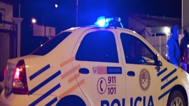 Operativo policial buscando a mujer llego del norte y violo la cuarentena