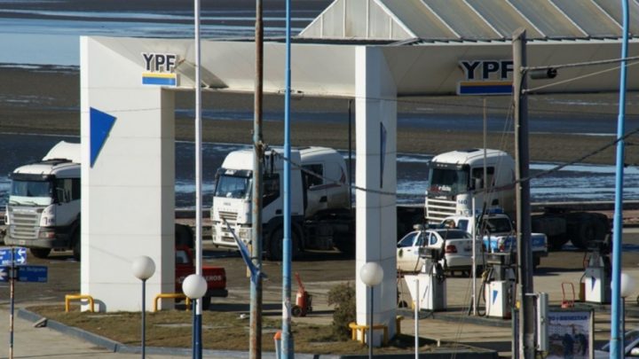 YPF NO aceptará  efectivo después de las 10 de la noche en Río Grande