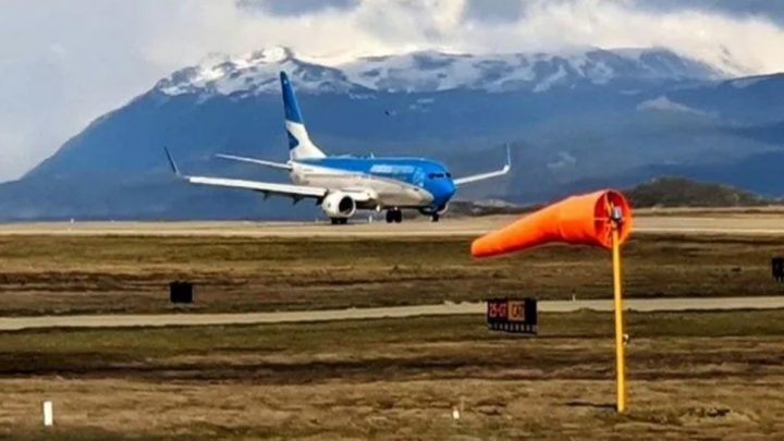 Aerolíneas: 7 vuelos confirmados hasta el 31 de agosto