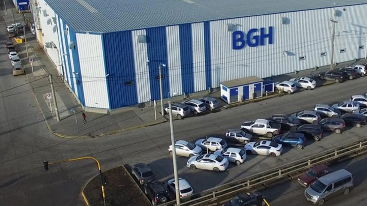 BGH suspendió actividades por casos positivos en fábricas y se aguarda un anunció desde el Gobierno