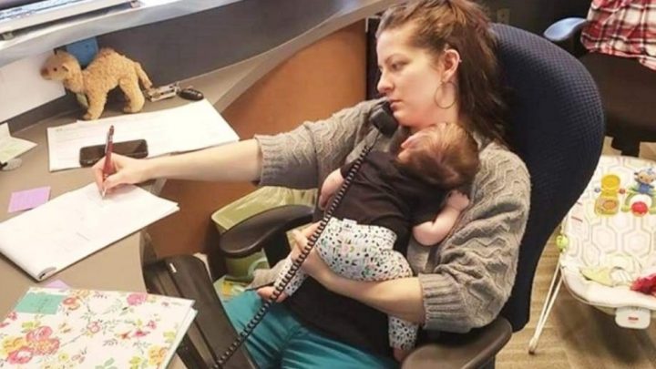 Lleva a su bebé recién nacida al trabajo sin darse cuenta de que su jefe le hacía una foto