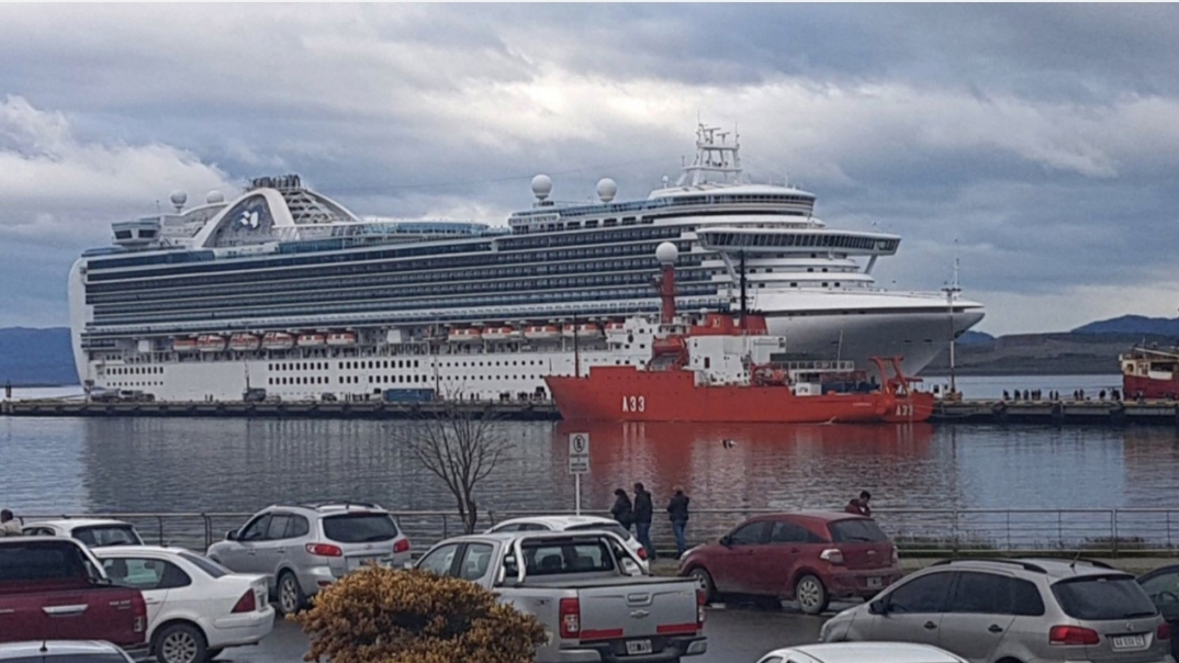 Urquiza analiza la apertura de la temporada de cruceros para los próximos meses