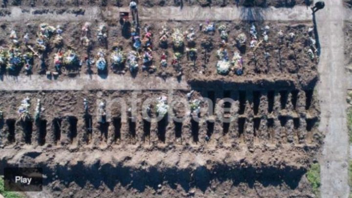 Cavan tumbas en los sectores Covid de los dos cementerios de la Ciudad de Buenos Aires