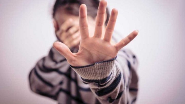 Abusó de su hija y ahora propone construirle una habitación para no ir preso