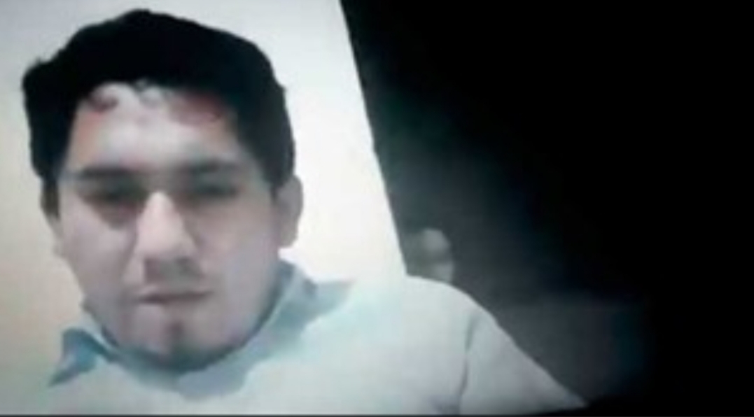 [Video]: apareció una «nena fantasma» atrás de un profesor en una clase online