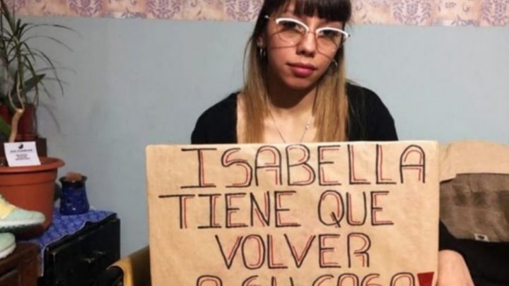 Mujer reclama por no poder ver a su hija desde hace 150 dias