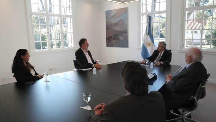 Coronavirus: el Presidente se reunió con científicos que realizan la investigación del suero equino hiperinmune