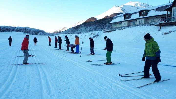 LA MUNICIPALIDAD DE USHUAIA CAPACITA A LOS DOCENTES DEL IMD EN ESQUÍ DE FONDO