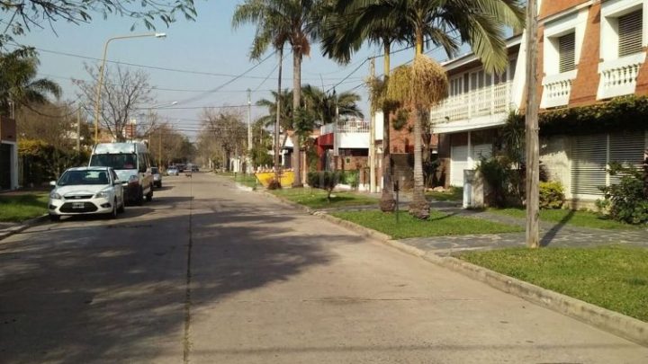 Vecinos mataron los perros de una enfermera de pacientes con COVID para que se vaya del barrio